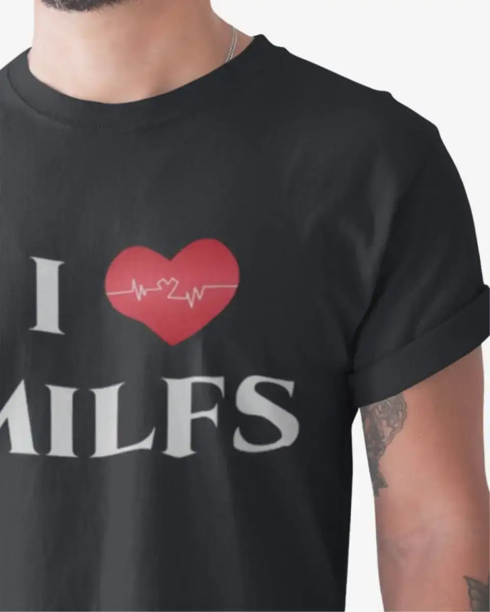 T207 - T-shirt - I Love MILFS - Funny Outfits
