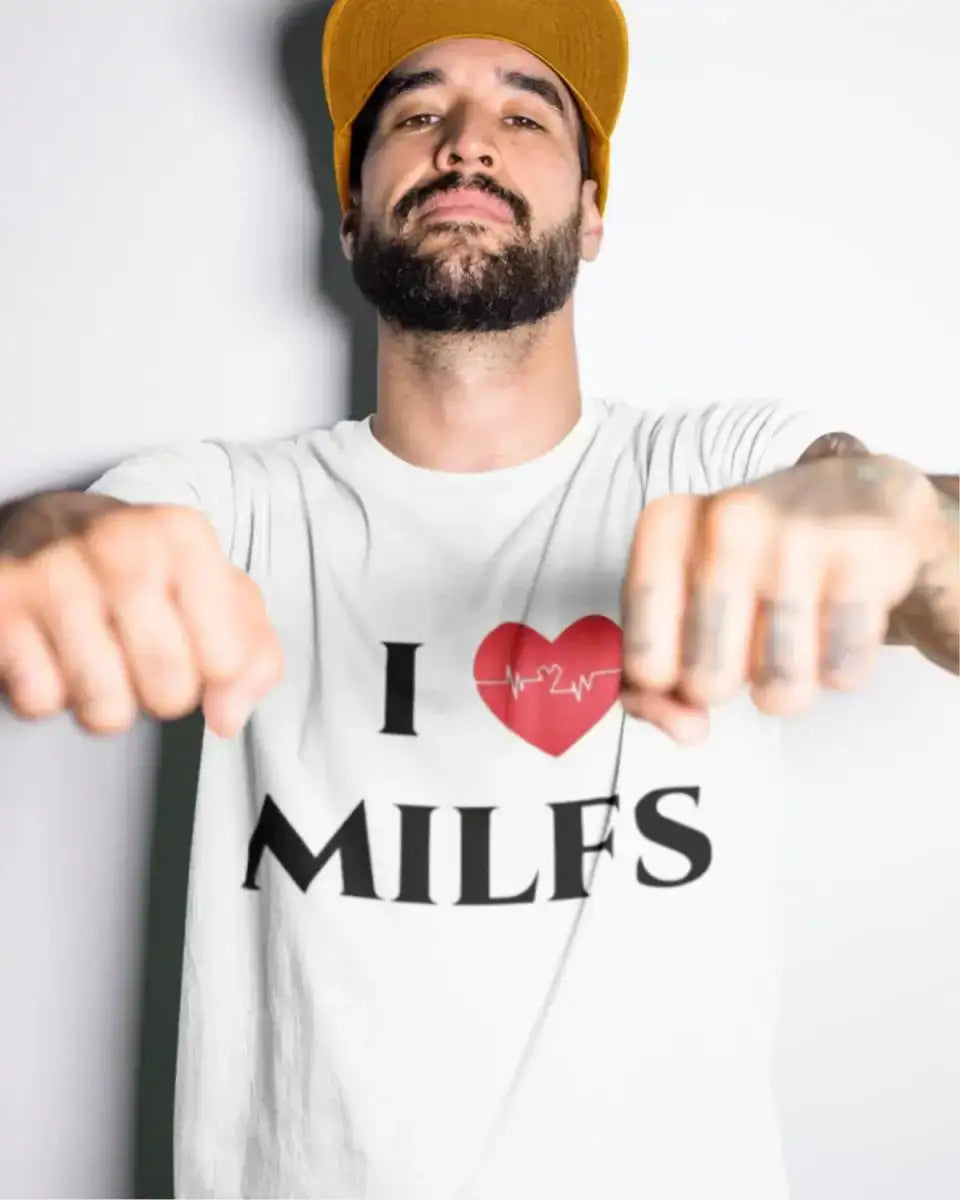 T207 - T-shirt - I Love MILFS - Funny Outfits
