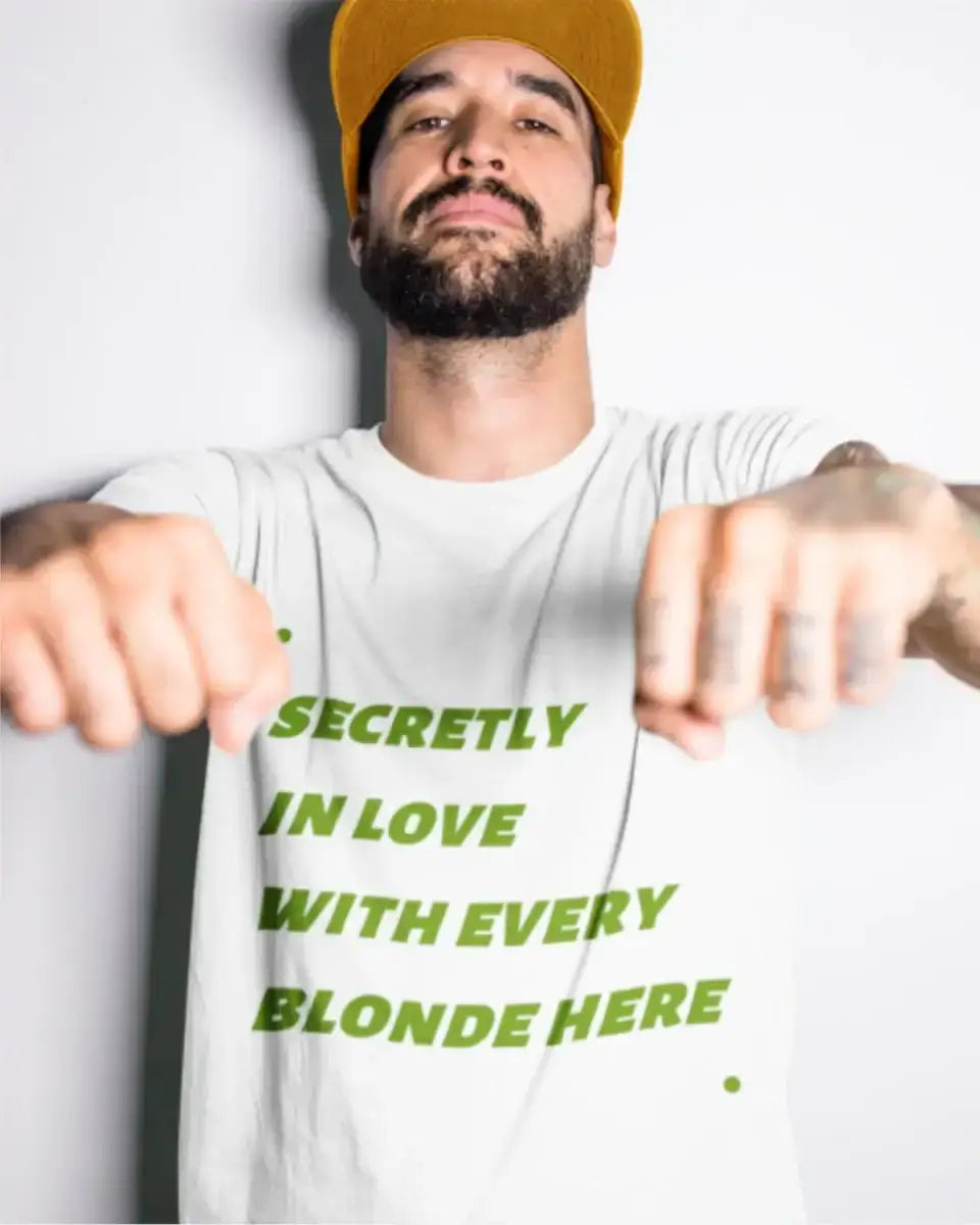 T217 - T-shirt - In Love With Every Blonde - Funny Outfits